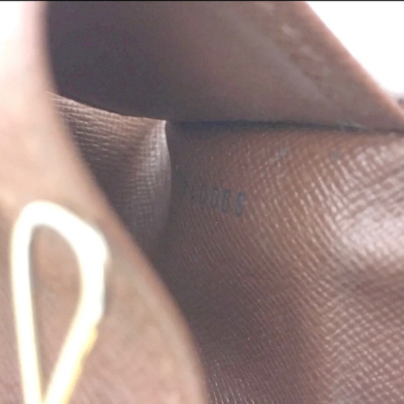 Authentic Louis Vuitton Monogram Multicles 6 Ring Key - Picture 8 of 8